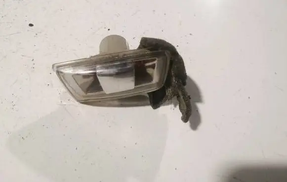 Opel Zafira B Front fender indicator light 
