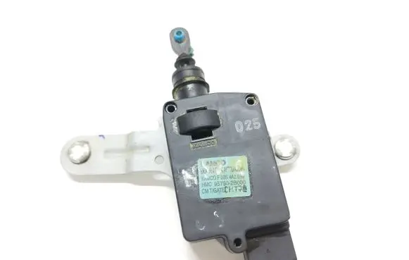 Hyundai Santa Fe Tailgate boot lock/latch motor 957502B000 F00S4A2666