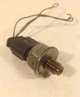 Mercedes-Benz E C207 W207 Fuel pressure sensor 9307Z521A 55PP2201 1014946789