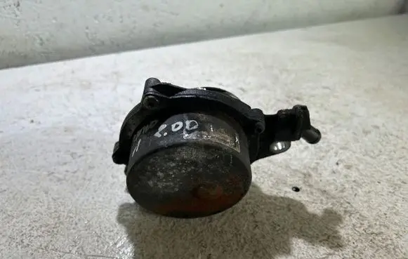 BMW 1 E81 E87 Vacuum pump