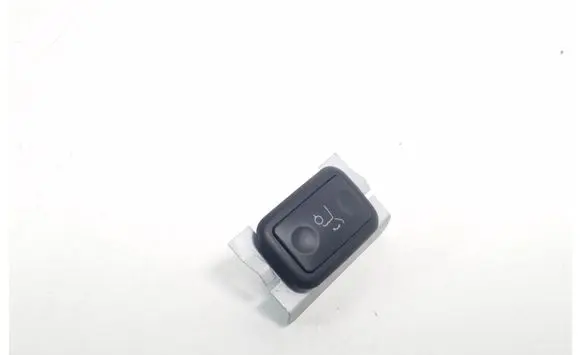 Mercedes-Benz C W204 Tailgate opening switch A2048707151