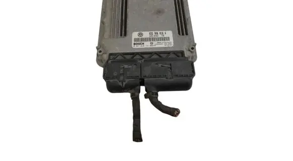 Volkswagen Touran I Engine control unit/module 03G906016A 1039S02834 0281010731