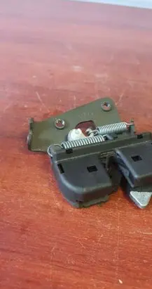 BMW 1 E82 E88 Seat back rest lock catch 7112864