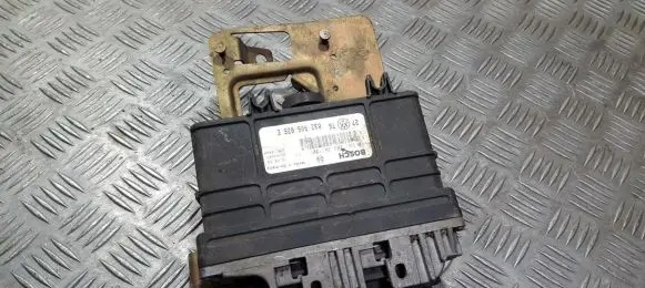 Volkswagen Golf III Engine control unit/module 032906026e 0261203304