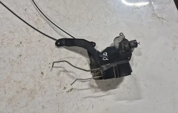 Toyota Avensis Verso Front door lock