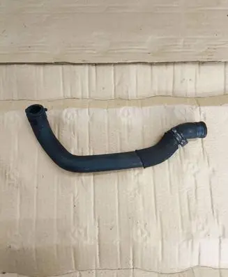 Mercedes-Benz CLK A209 C209 Engine coolant pipe/hose 2038322794