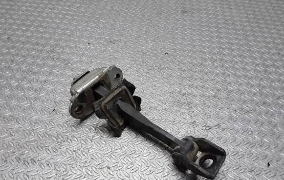 Skoda Octavia Mk2 (1Z) Rear door check strap stopper