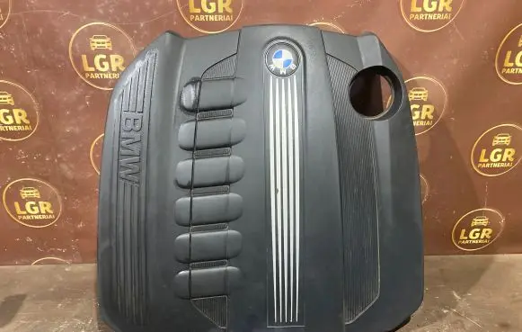 BMW 5 F10 F11 Engine cover (trim) 13717800575