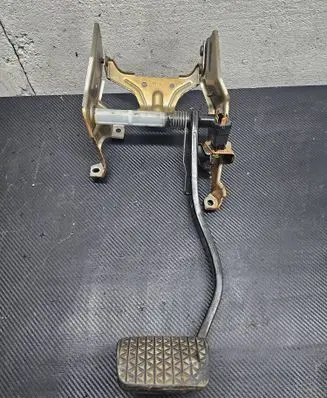 Opel Meriva A Brake pedal