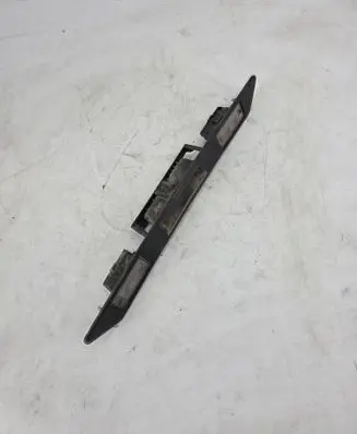 Audi Q7 4L Trunk door license plate light bar 8P4827574