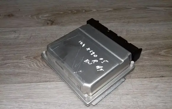 Volvo XC90 Engine control unit/module 0281011078 30637733A 1039S00000