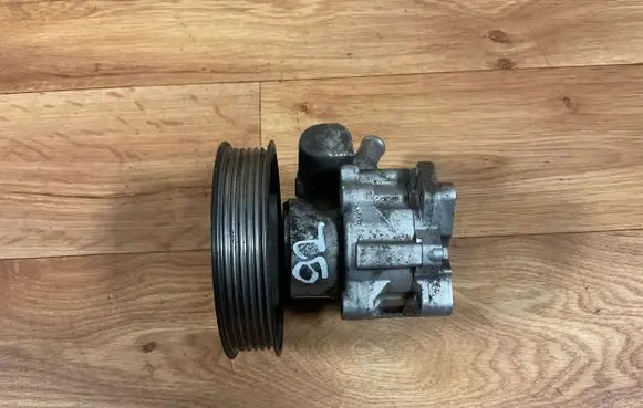Audi A4 S4 B7 8E 8H Power steering pump 8E0145 76909F5 8E0145155