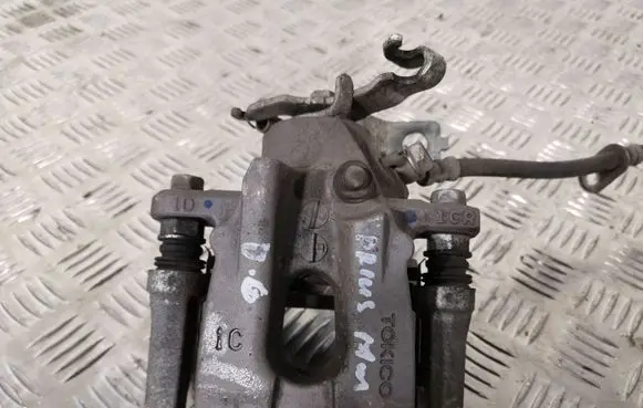 Toyota Prius (XW50) Rear brake caliper 1D1CR