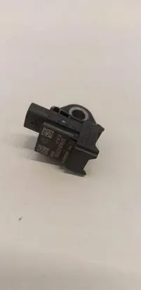 Suzuki Swift II Airbag deployment crash/impact sensor 3F920-70T00
