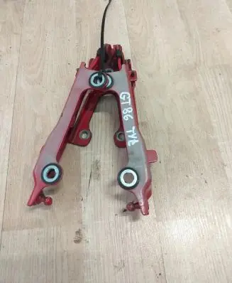Toyota Avensis T270 Tailgate/trunk/boot hinge