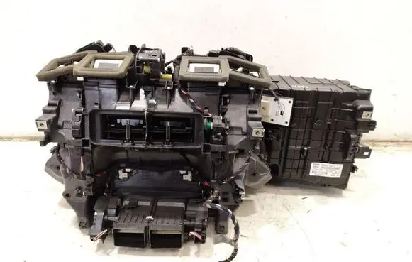 Rolls-Royce Ghost I Interior heater climate box assembly housing 9197019