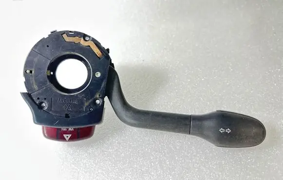 Volkswagen PASSAT B4 Indicator stalk DOTSAEQB91