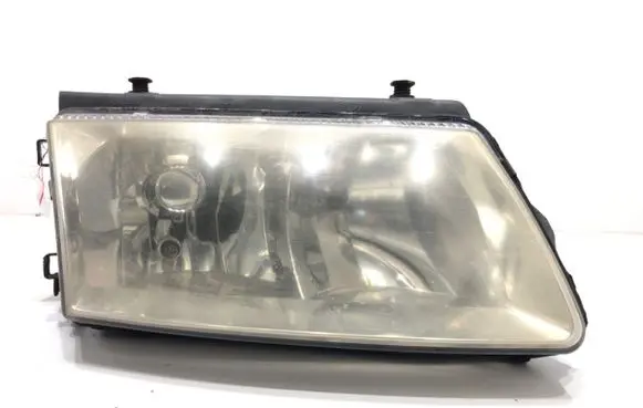 Volkswagen PASSAT B5 Headlight/headlamp