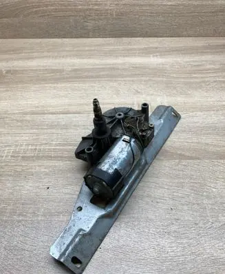 Volkswagen PASSAT B3 Rear window wiper motor 333955717A 333955711D