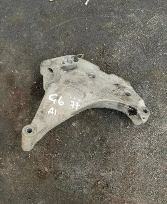 Volkswagen Golf VI Engine mounting bracket 03L199207