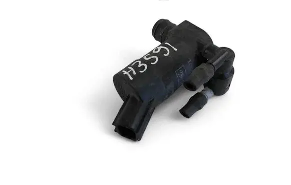 Ford Kuga I Windscreen/windshield washer pump