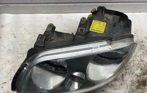 Volkswagen Touran I Headlight/headlamp 2K0941005B