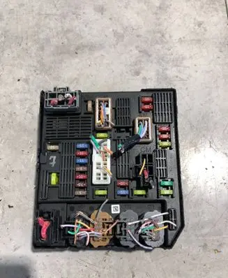 Renault Scenic III - Grand scenic III Fuse module 284B62342R