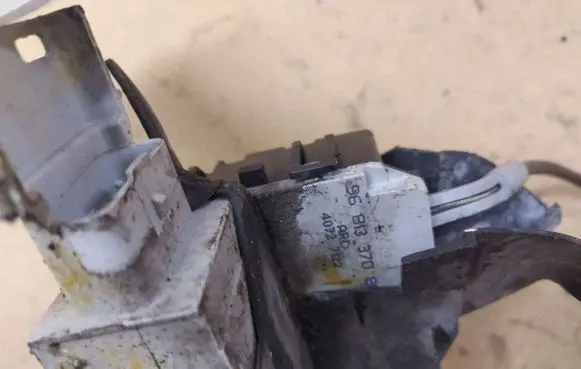 Citroen C4 I Rear door lock 45987097 9681337080
