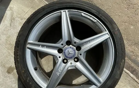 Mercedes-Benz C AMG W205 R18 alloy rim 