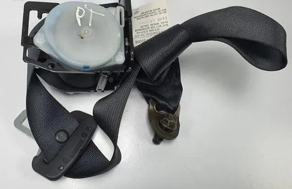 Rear seatbelt