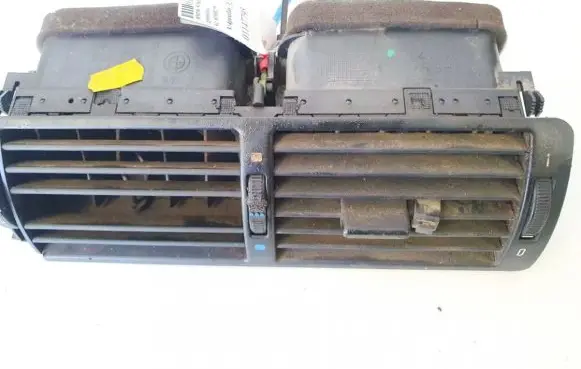 BMW 5 E39 Dash center air vent grill 8391179 8364007