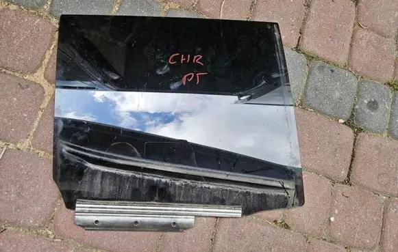 Toyota C-HR I Sliding door window/glass 91TYS
