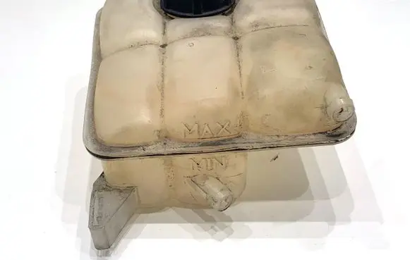 Ford Kuga II Coolant expansion tank/reservoir 8V618K218AE
