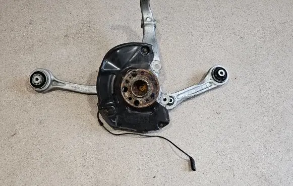 Mercedes-Benz S W222 Front wheel hub spindle knuckle A2223321901 A2223340206