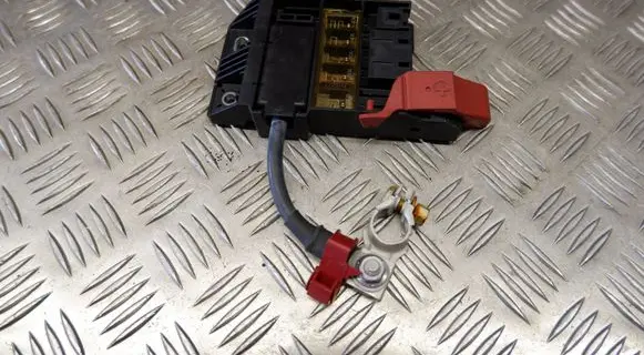 Lexus GS 250 350 300H 450H Fuse module 8282130840
