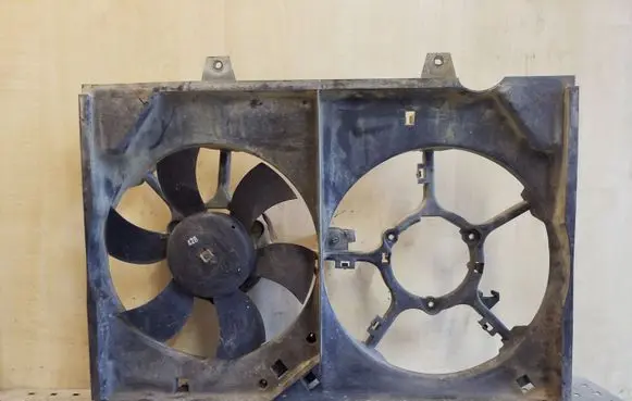 Opel Frontera B Radiator cooling fan shroud