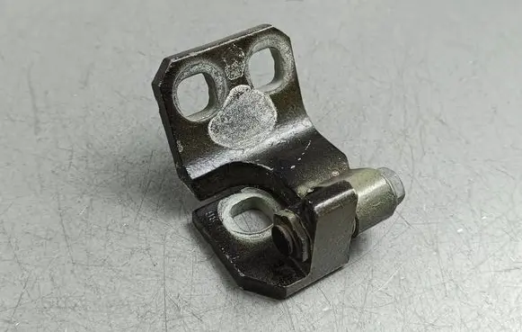 Jeep Renegade Front door upper hinge