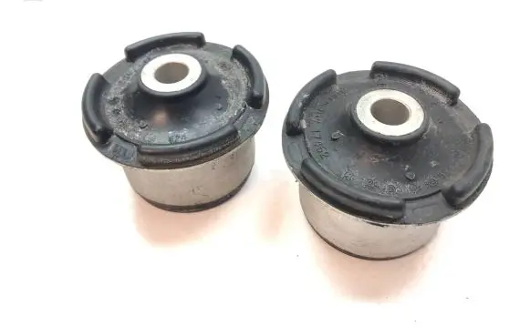 Opel Vectra B Rear axle beam mounts housing 090496681 90496681 5402630