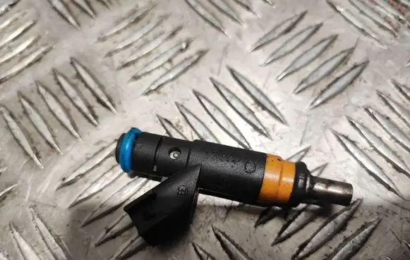 Dodge Durango Fuel injector 05037479AC