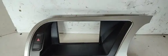 Radio/GPS head unit trim