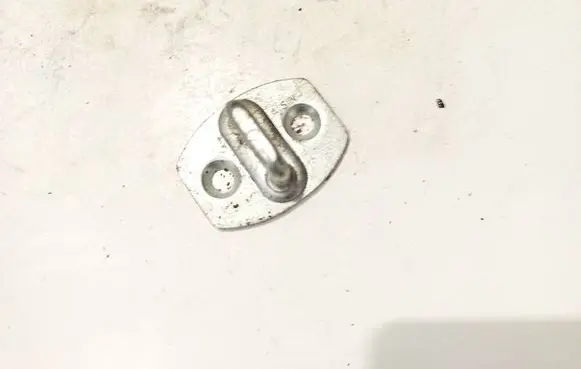 Toyota Avensis T250 Front door lock loop/hook striker 