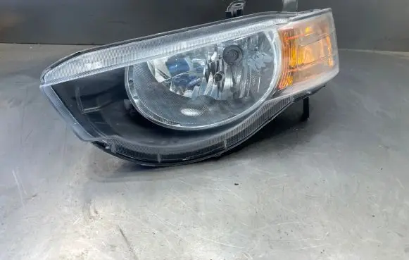 Mitsubishi Colt Headlight/headlamp 8301B179 030124930100