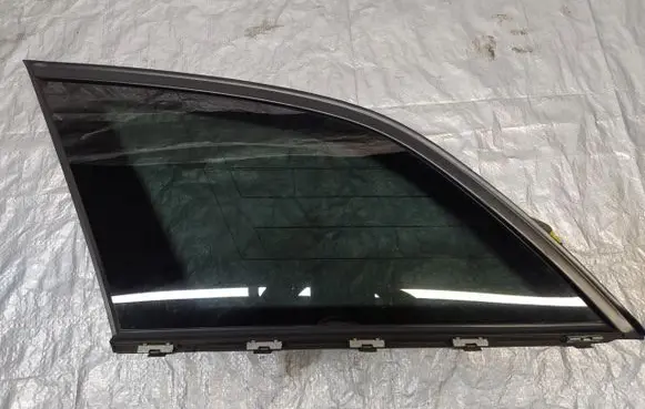 Mercedes-Benz C W204 Rear side window A2046701112