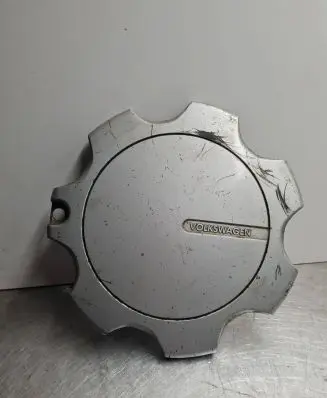 Volkswagen PASSAT B4 R14 wheel hub/cap/trim 357601147A