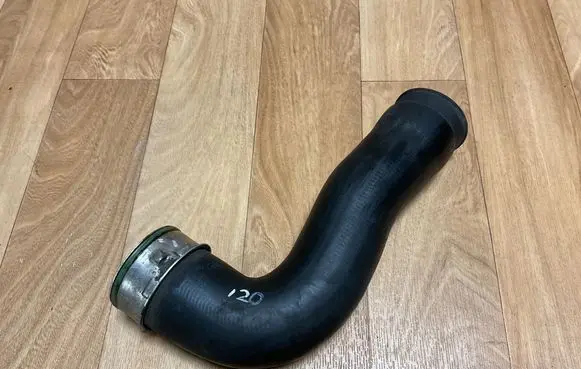 Volkswagen PASSAT B6 Intercooler hose/pipe 3C0145762AJ
