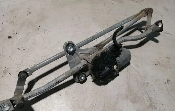 Front wiper linkage and motor
