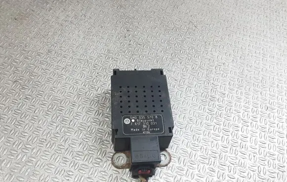 Volkswagen Golf V Aerial antenna amplifier 5M0035570B 7617310031