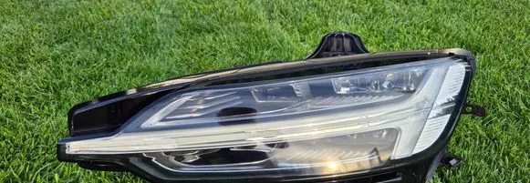 Volvo V60 Headlight/headlamp 32365339