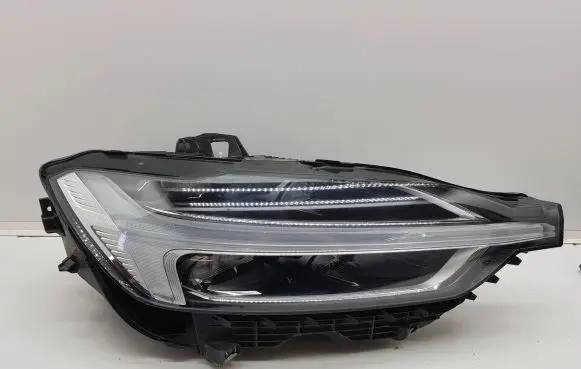 Volvo XC60 Headlight/headlamp 32133547 400000030109448 8906190352