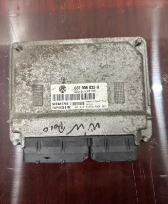 Volkswagen Polo Engine control unit/module 03E906033R 3PG7002 5WP4422402